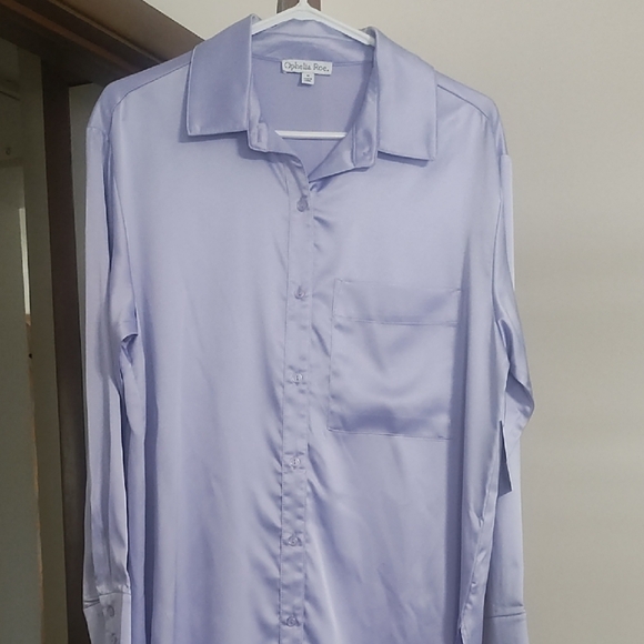 Elegant Purple Blouse for a Chic Look - Picture 1 of 3